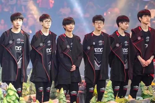 与慈善的光 与慈善的光